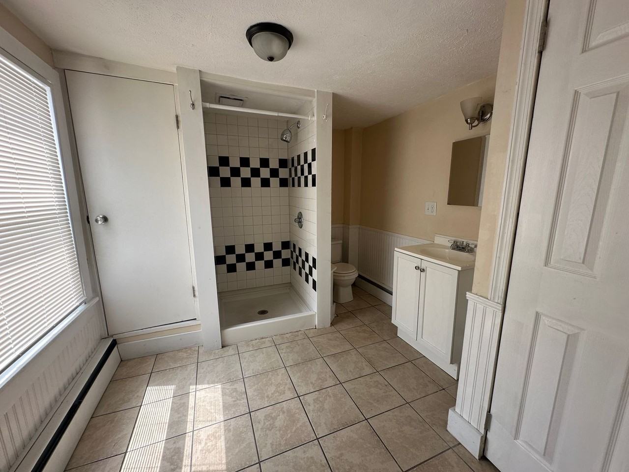 297/299 West Water Street - Photo 5 of 23