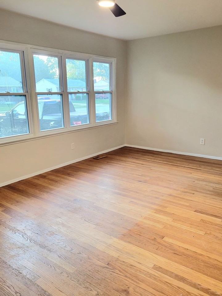 3120 Aubrey Ave - Photo 4 of 19