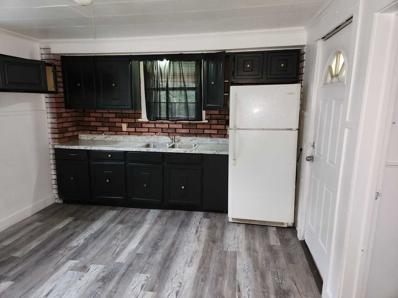 24 Orlando St - Photo 7 of 20