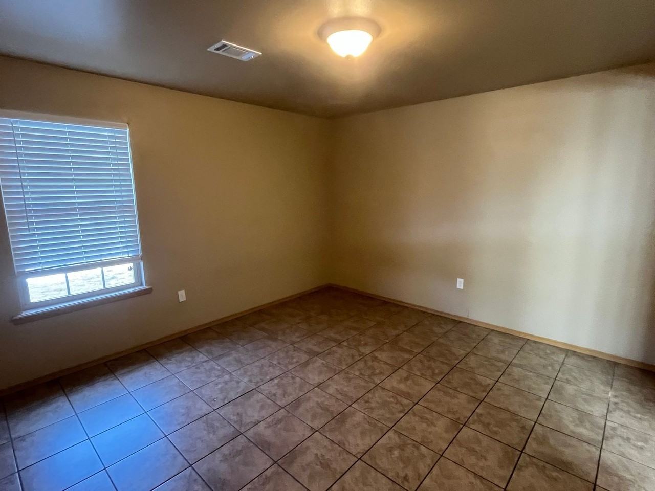 1502 S Cleveland Ave - Photo 7 of 16