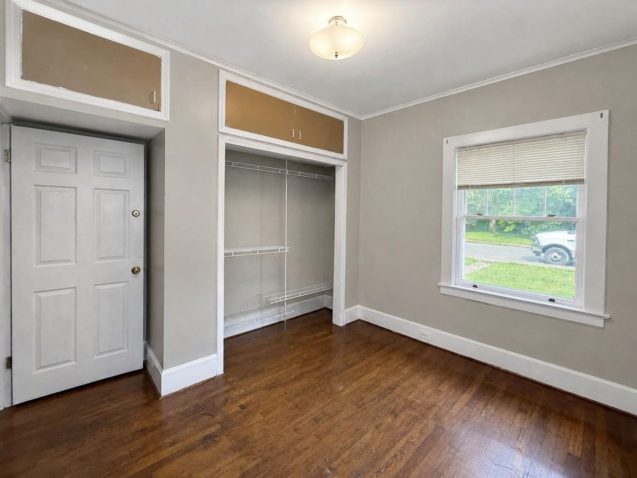 1485 Elizabeth St - Photo 4 of 18