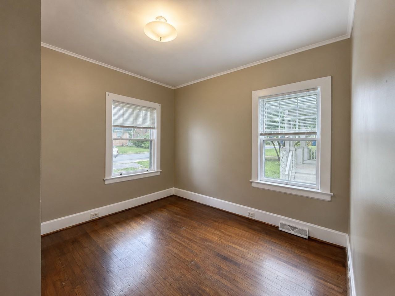 1485 Elizabeth St - Photo 6 of 18