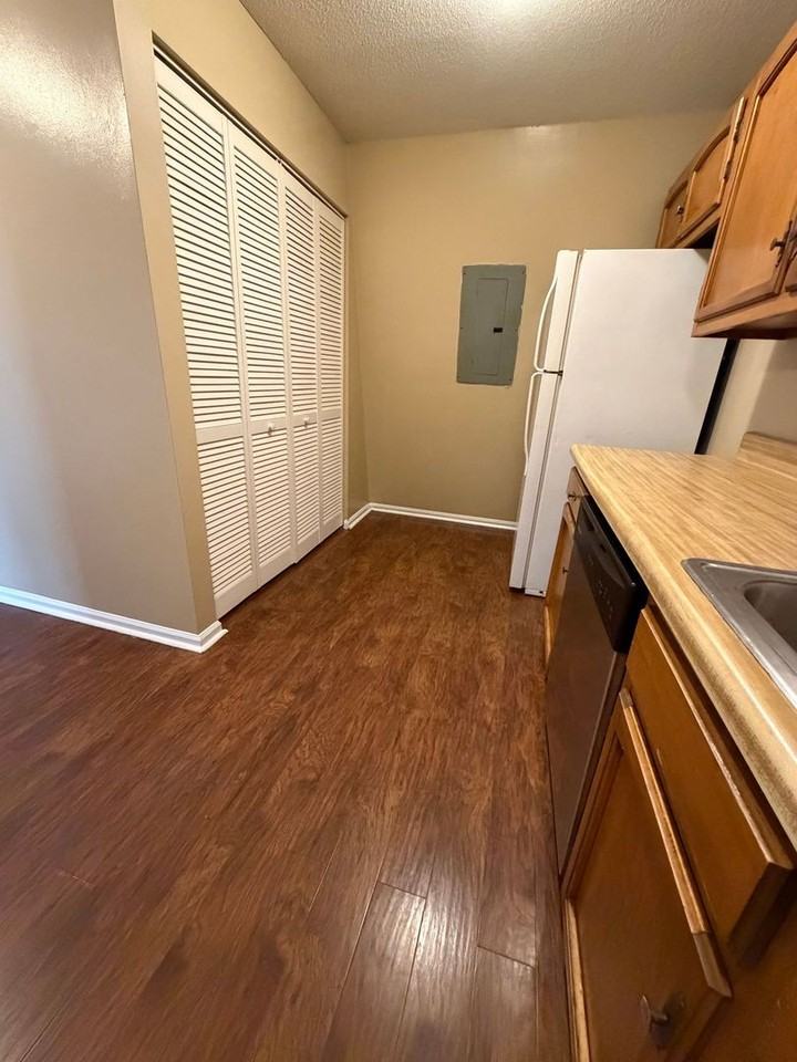 1721 N Jim Minor Rd #B - Photo 5 of 16