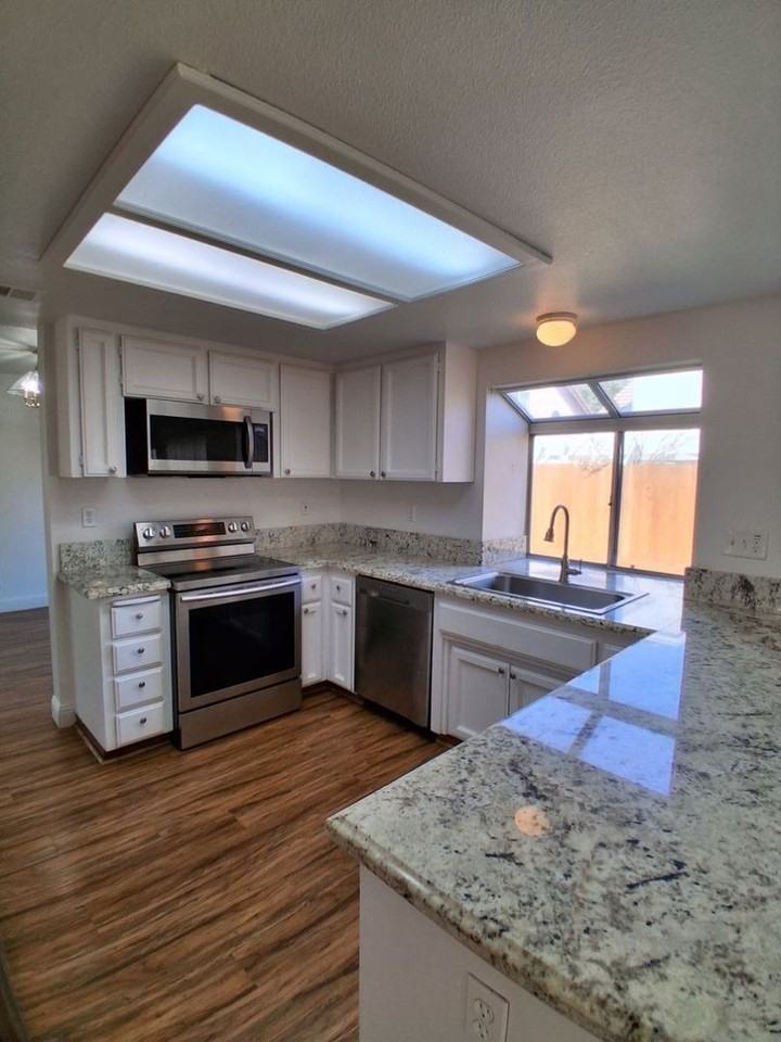 277 W El Paso Ave - Photo 5 of 31