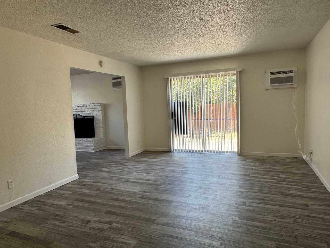 309 Cordova Ln - Photo 3 of 28