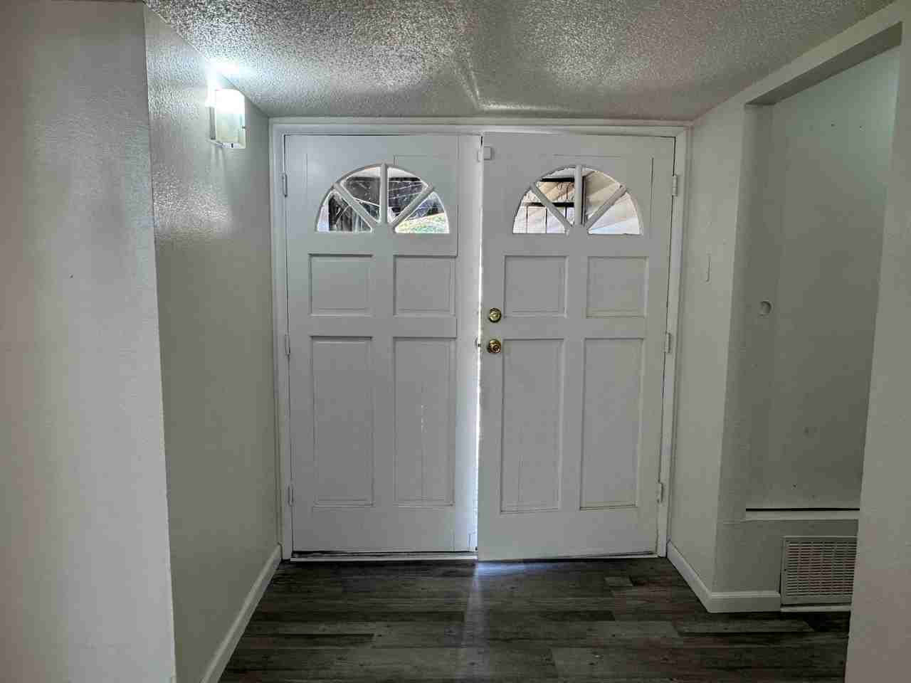309 Cordova Ln - Photo 4 of 28