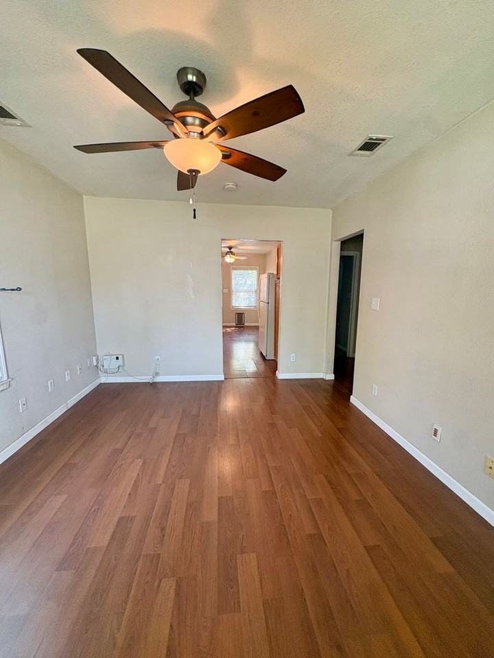 5508 V St - Photo 5 of 17