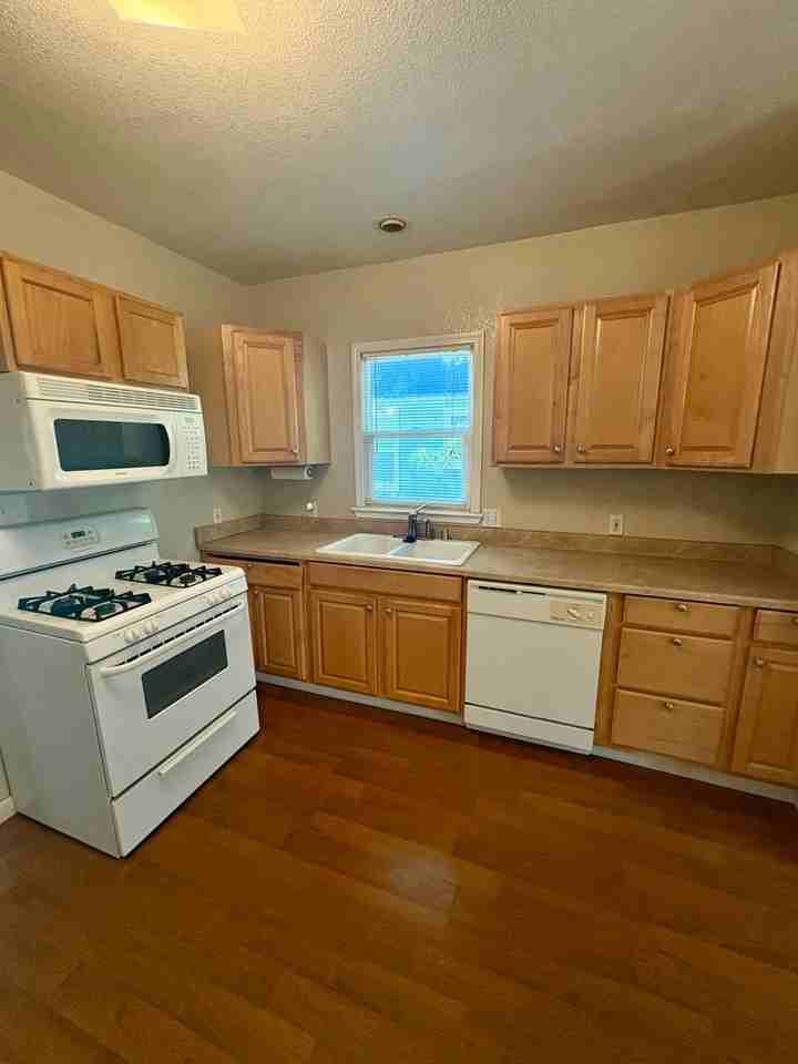 5508 V St - Photo 7 of 17