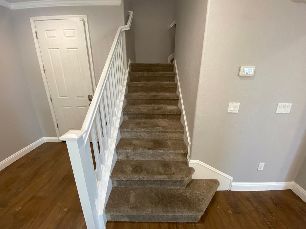 709 Embassy Cir - Photo 7 of 15