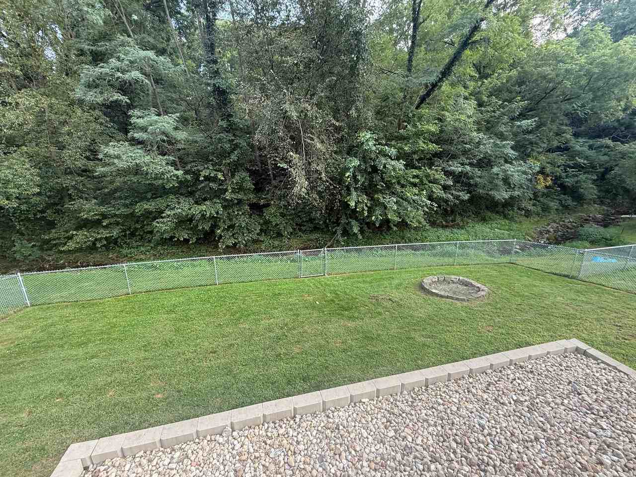648 Waverly Rd - Photo 5 of 25