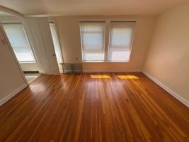 featured image of 326 E Broad St