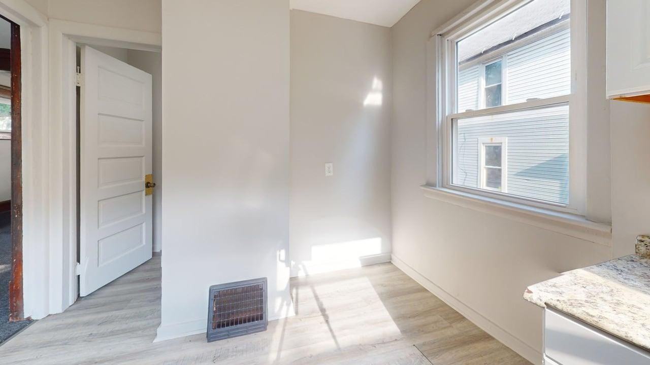 837 Sumner St - Photo 2 of 17