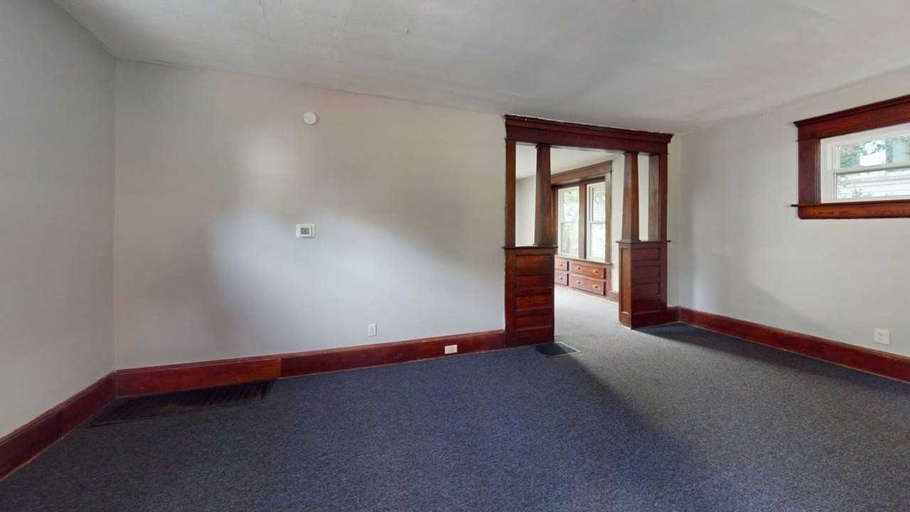 837 Sumner St - Photo 6 of 17