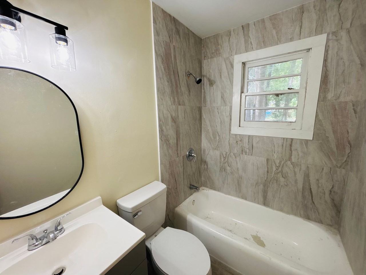 6804 Anders Dr - Photo 3 of 10