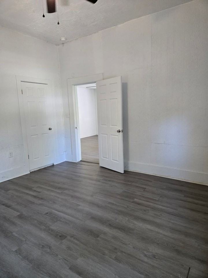 1882 N Jefferson Ave - Photo 5 of 18