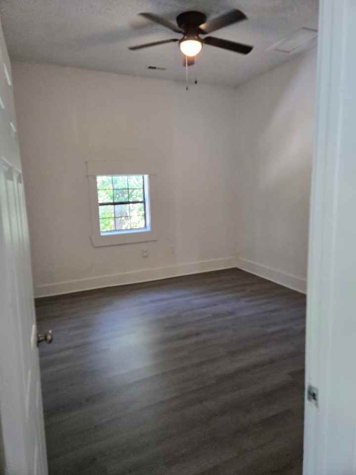 1882 N Jefferson Ave - Photo 6 of 18