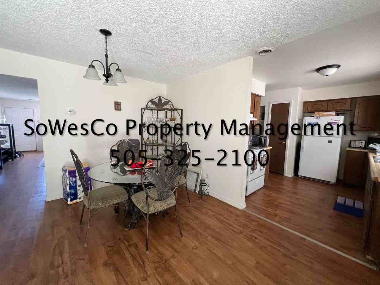 5512 Beech St - Photo 3 of 10