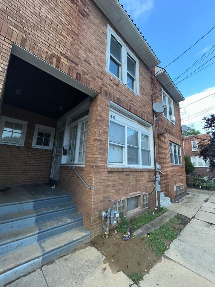 1243 Dayton St - Photo 3 of 35