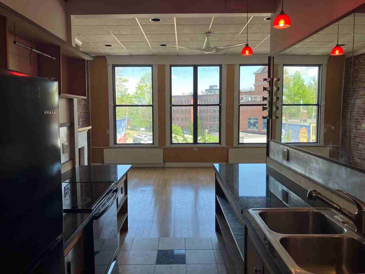 215 Main St - Photo 2 of 10