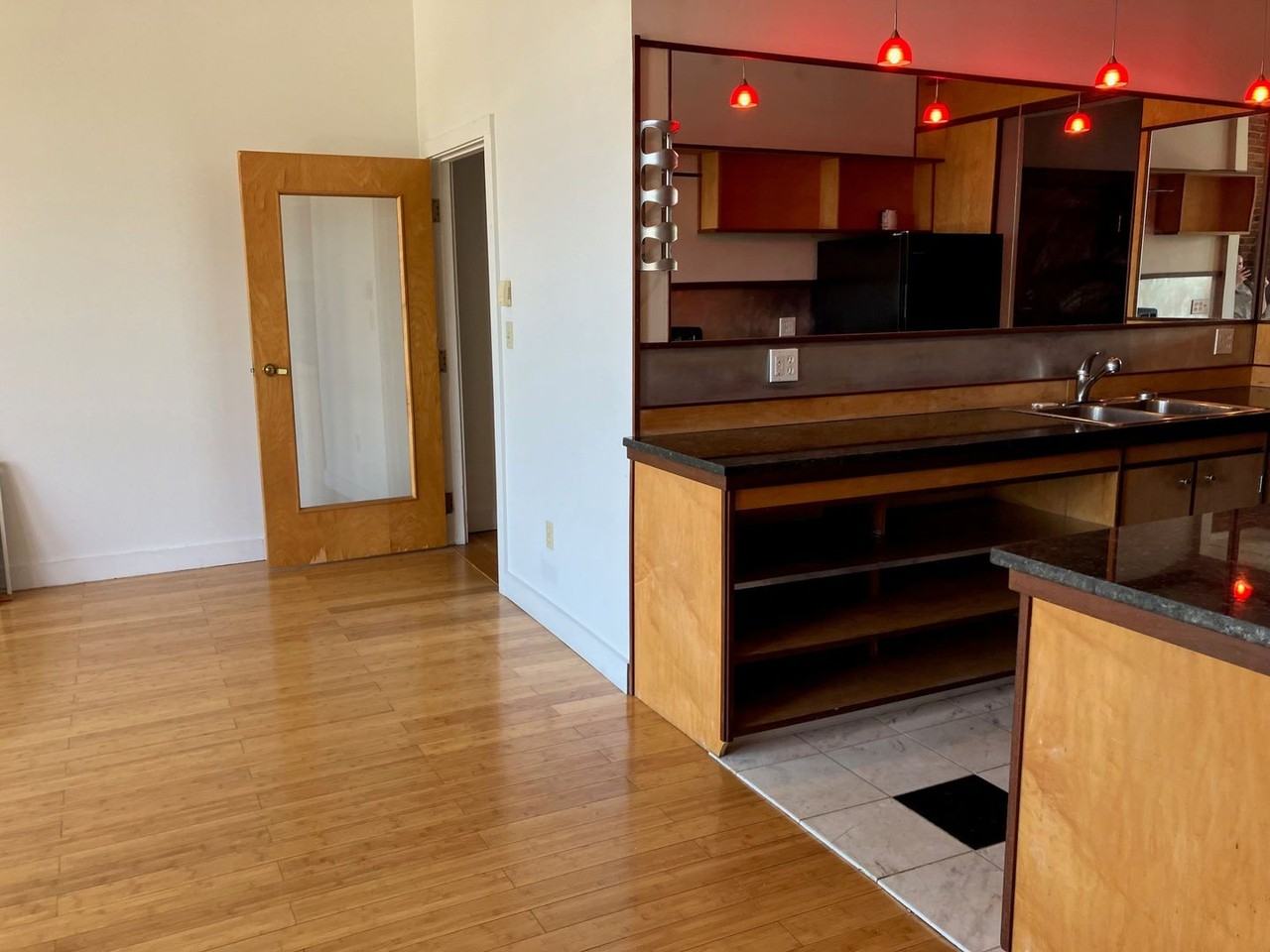 215 Main St - Photo 4 of 10