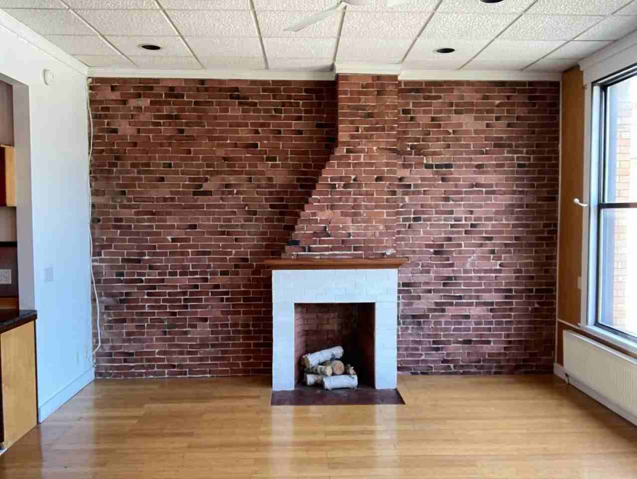 215 Main St - Photo 5 of 10