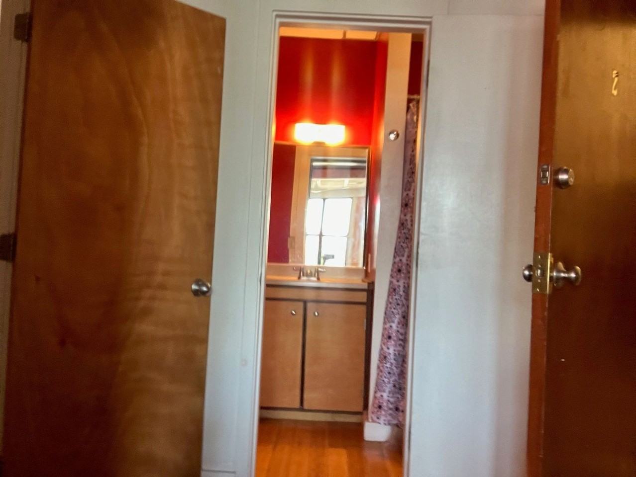 215 Main St - Photo 6 of 10