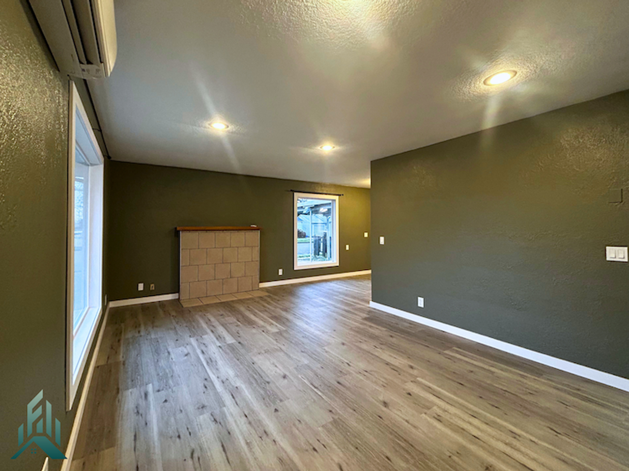 2503 8th Ave Se - Photo 3 of 16
