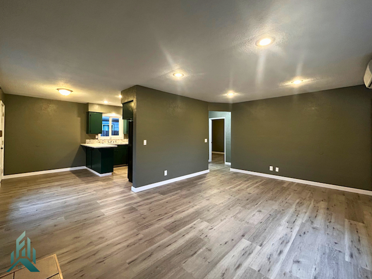 2503 8th Ave Se - Photo 4 of 16