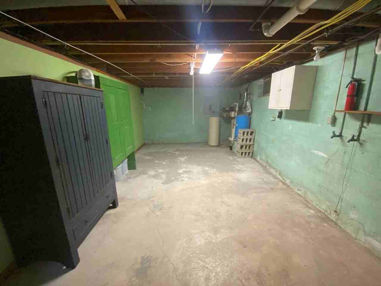 57 Old York Rd - Photo 2 of 32