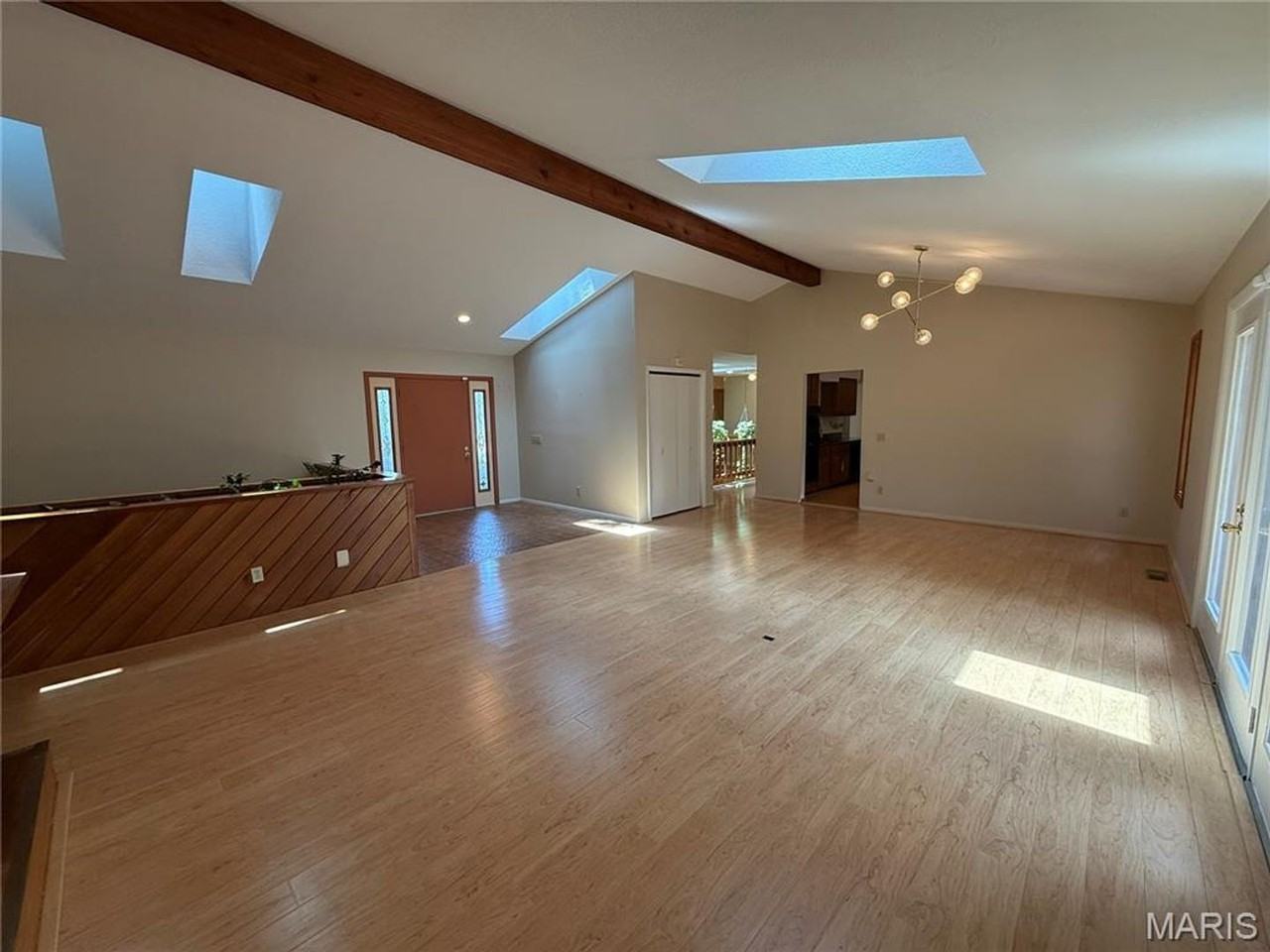 14895 Conway Rd - Photo 6 of 47