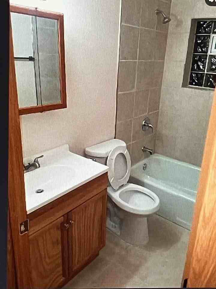 673 Jeffery Avenue #1 - Photo 7 of 7