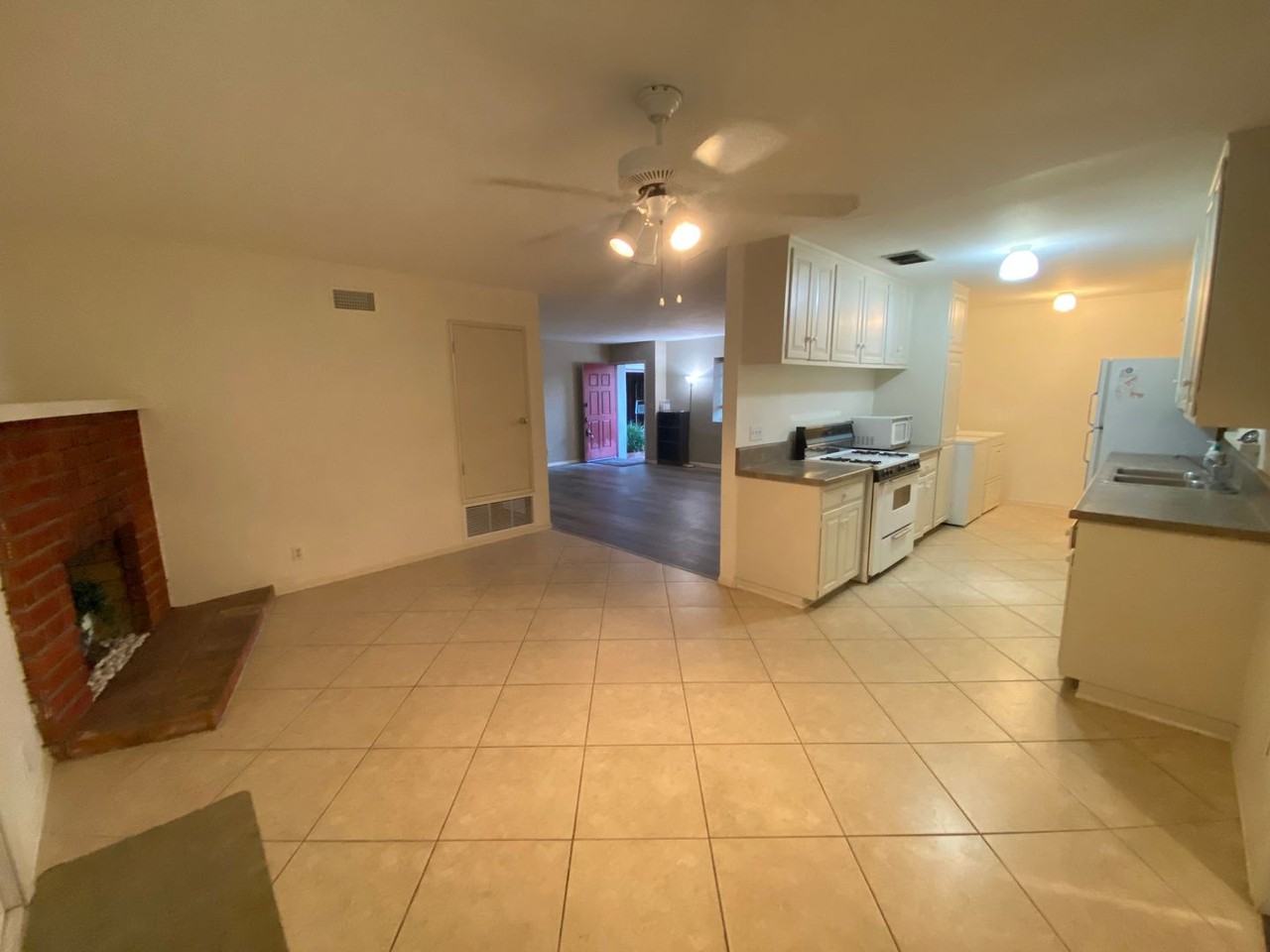 2440 E Walnut Ave - Photo 7 of 27