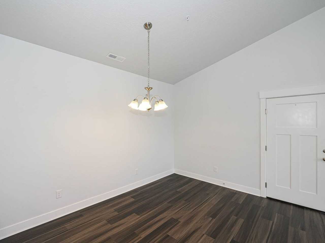 3717 W 1500 N - Photo 4 of 30