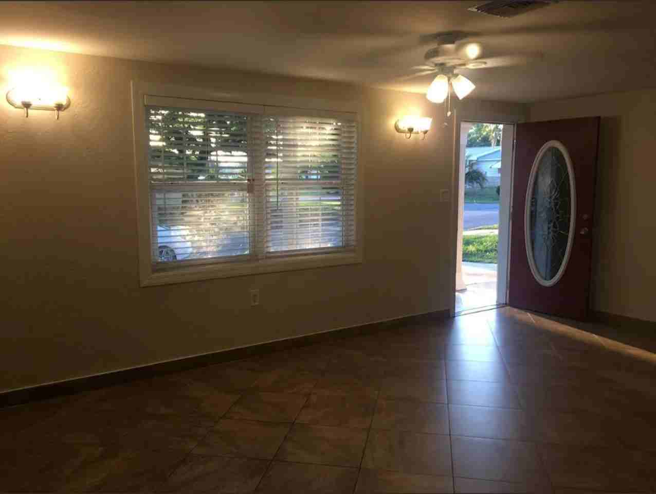3422 Peterborough St - Photo 5 of 11