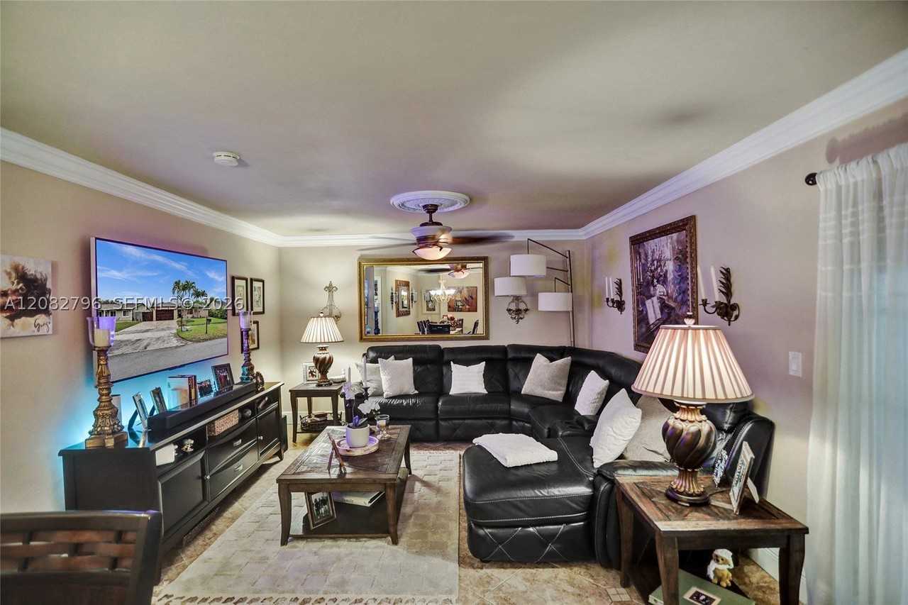 11525 Sw 54th St - Photo 6 of 23