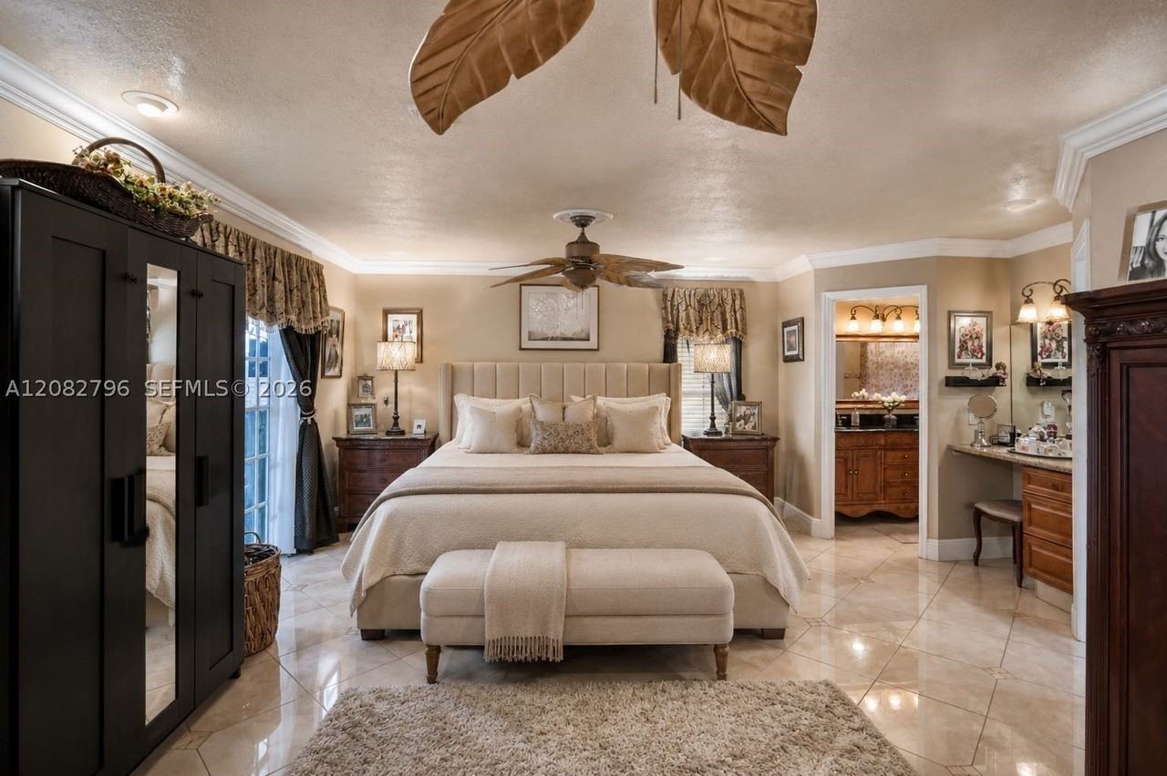 11525 Sw 54th St - Photo 7 of 23