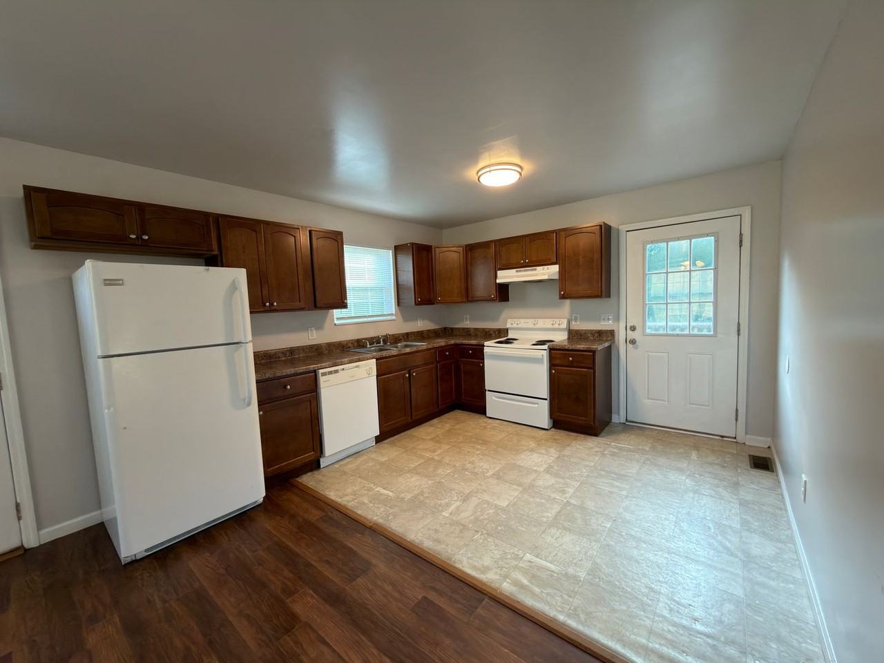 6447 Spring Place Rd Se - Photo 3 of 8