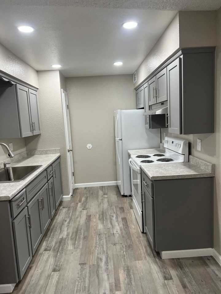 Meadowbrook Apartments - Photo 2 of 12