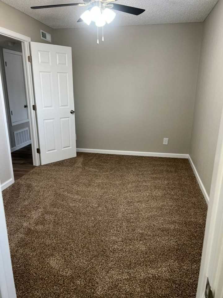 Meadowbrook Apartments - Photo 7 of 12