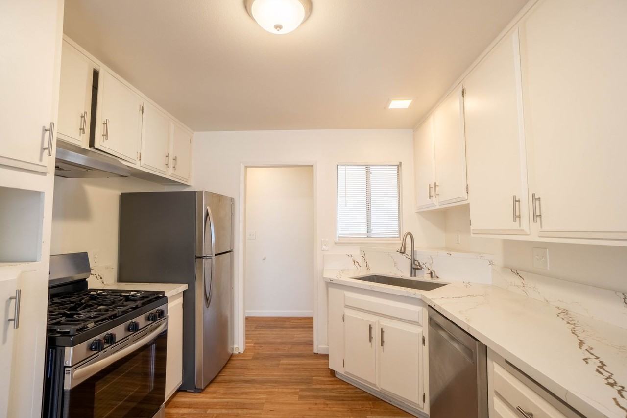 425 S O Pl - Photo 4 of 17