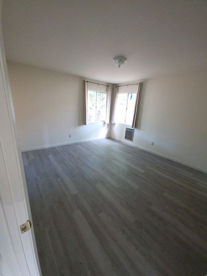 535 Esplanade St - Photo 7 of 8