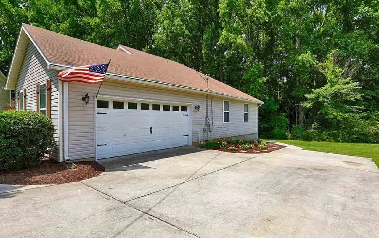 12594 Hutchins Cir - Photo 2 of 2