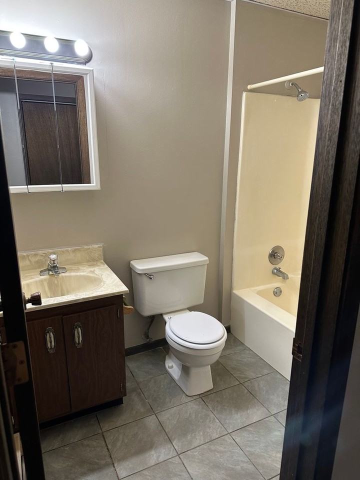 7700 Brooks St #9 - Photo 6 of 8