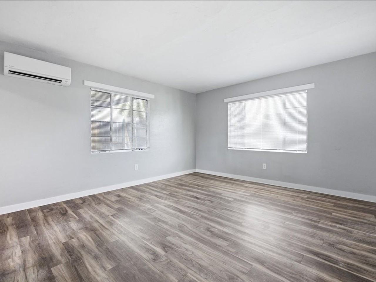 2126 N Forgeus Ave #A - Photo 6 of 19