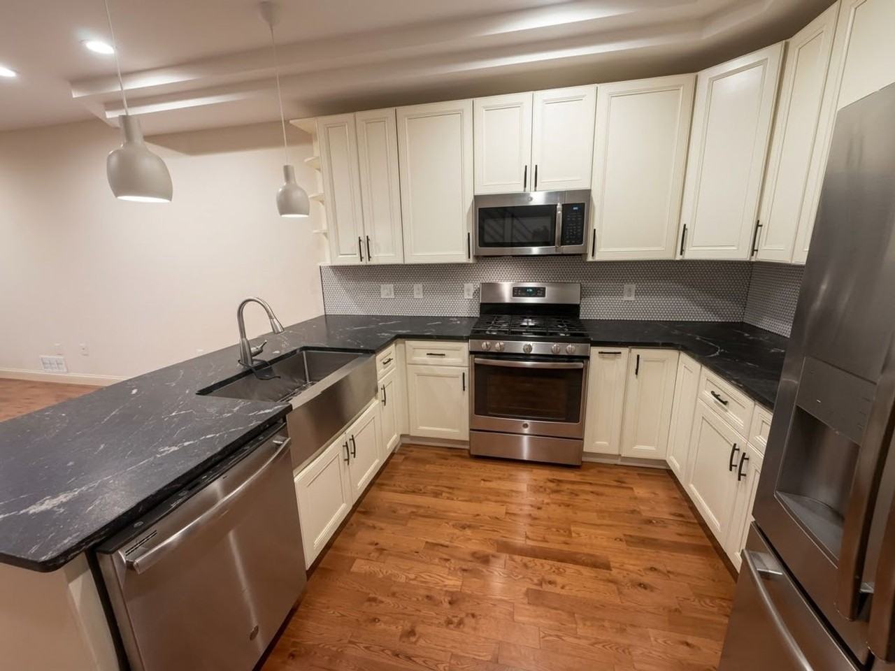 1331 S Opal St - Photo 3 of 22