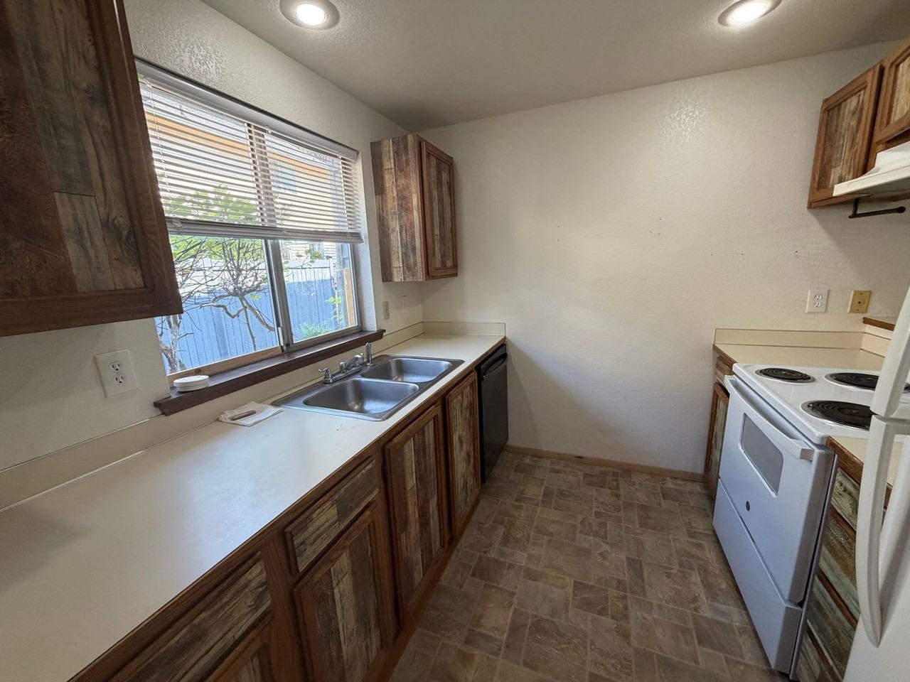 21713 80th Ave W - Photo 4 of 31