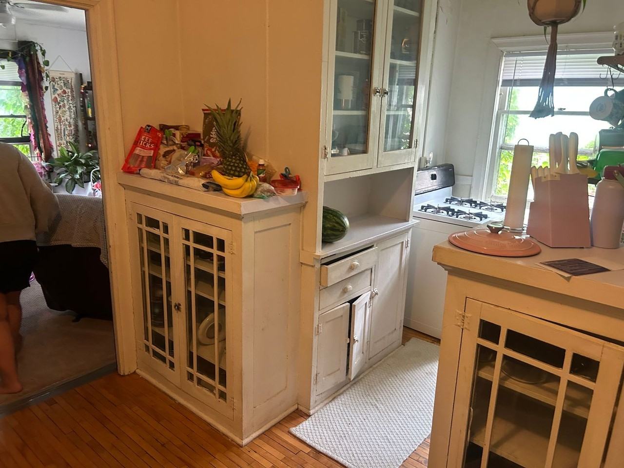 1017 Linwood Ave - Photo 4 of 6