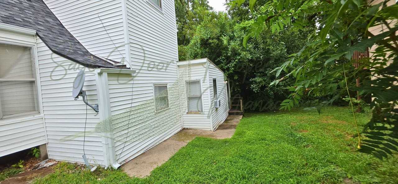 1206 W Maple Ave - Photo 4 of 20