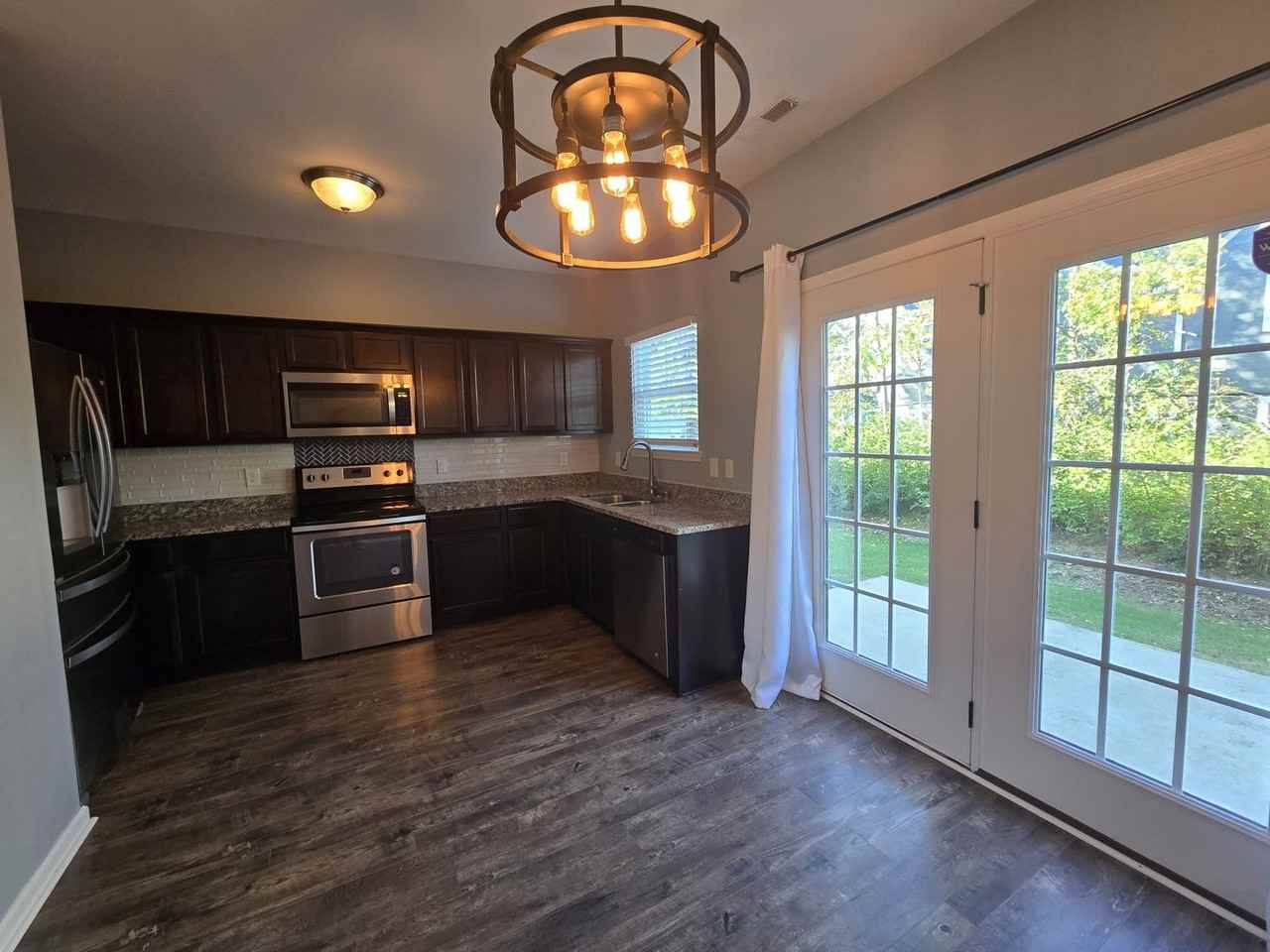 220 Jenna Lee Cir - Photo 5 of 16