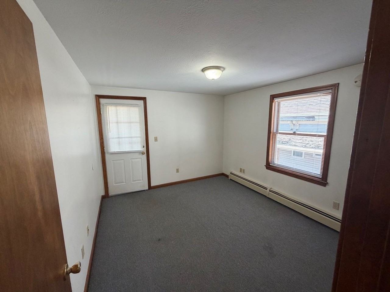 329 Main St - Photo 5 of 9